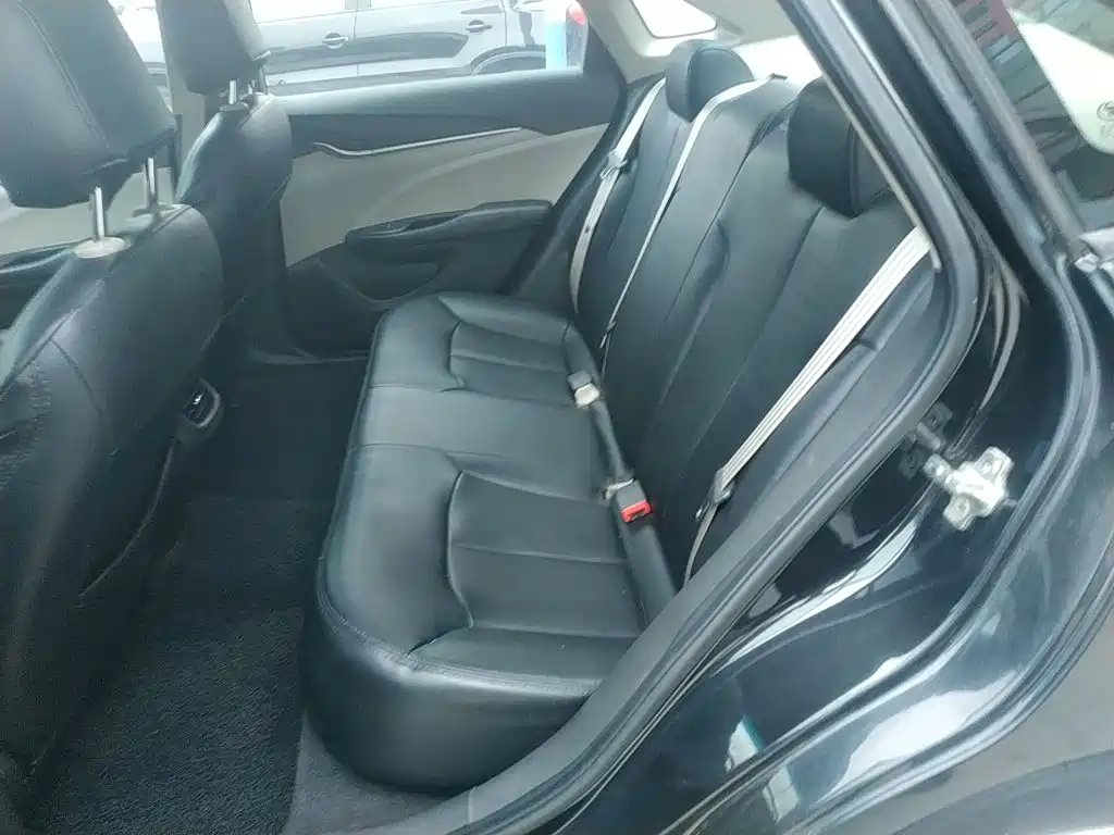 Buick Excelle 2015 — фото 14