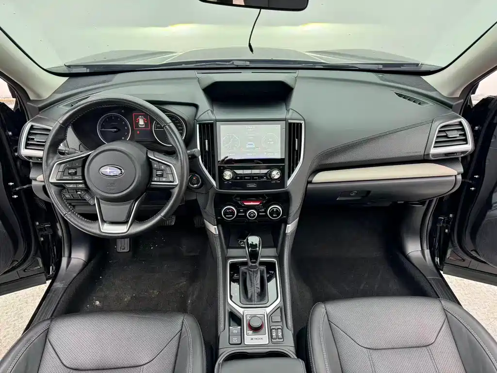 Subaru Forester 2022 — фото 12