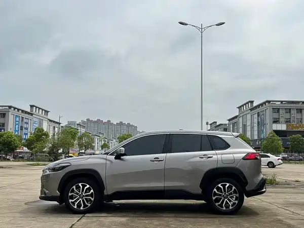 Toyota Frontlander 2023