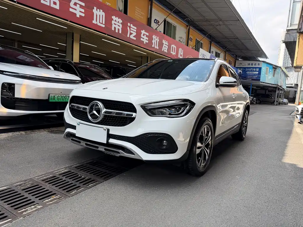 Mercedes-Benz GLA 2023 — фото 1