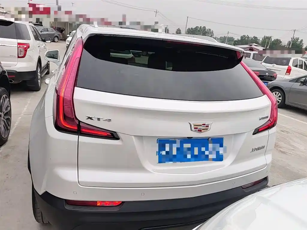 Cadillac XT4 2023 — фото 19