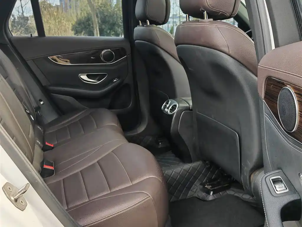 Mercedes-Benz GLC 2017 — фото 10