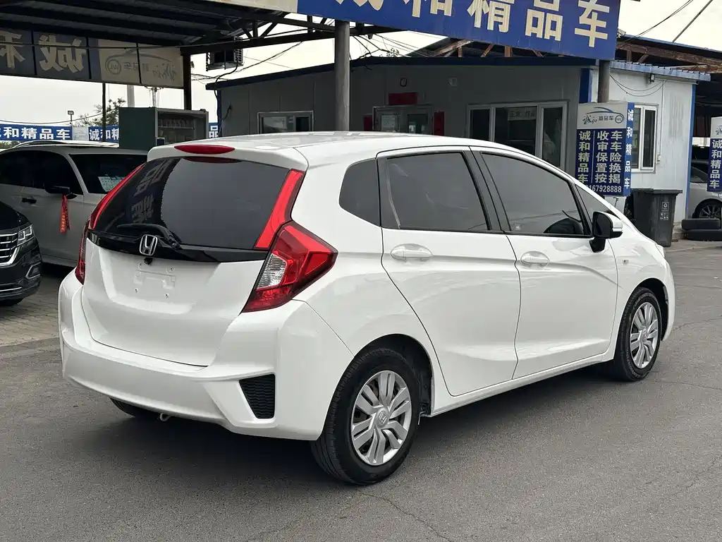 Honda Fit 2016 — фото 9