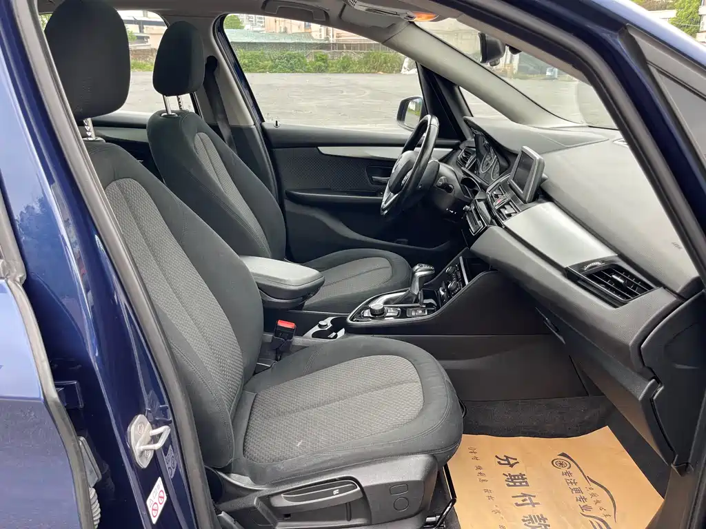 BMW 2 Series Station Wagon 2018 — фото 18