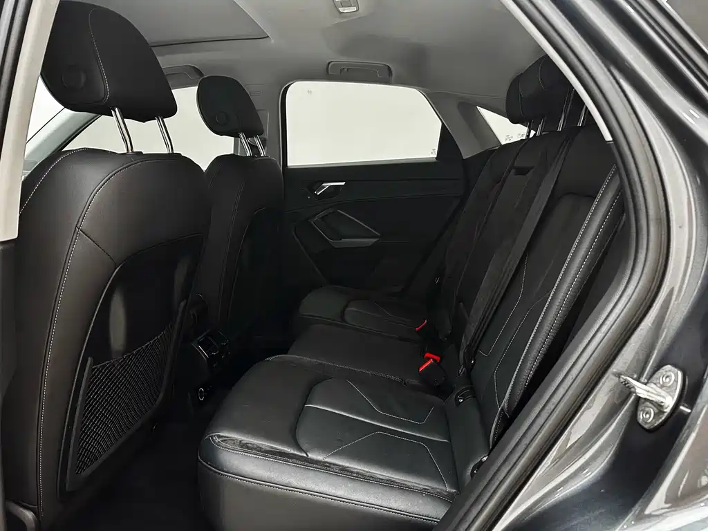 Audi Q3 Sportback 2023 — фото 15