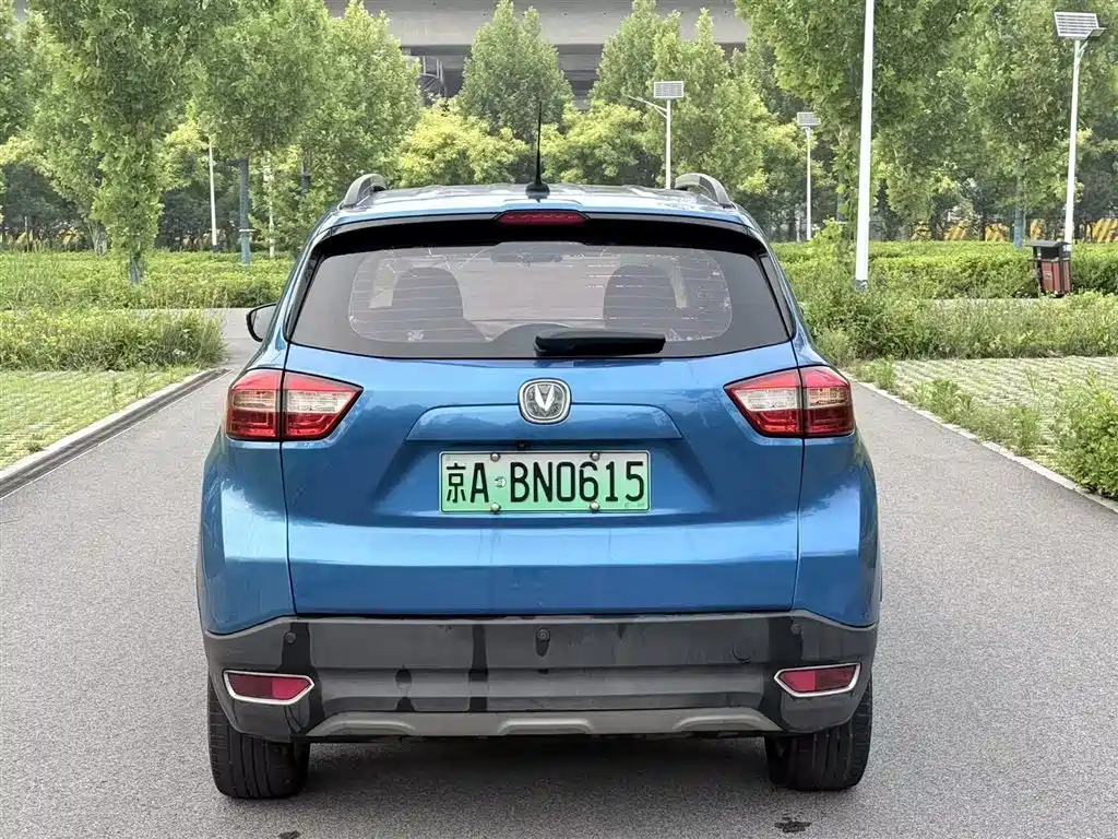 Changan CS15EV 2018 — фото 8