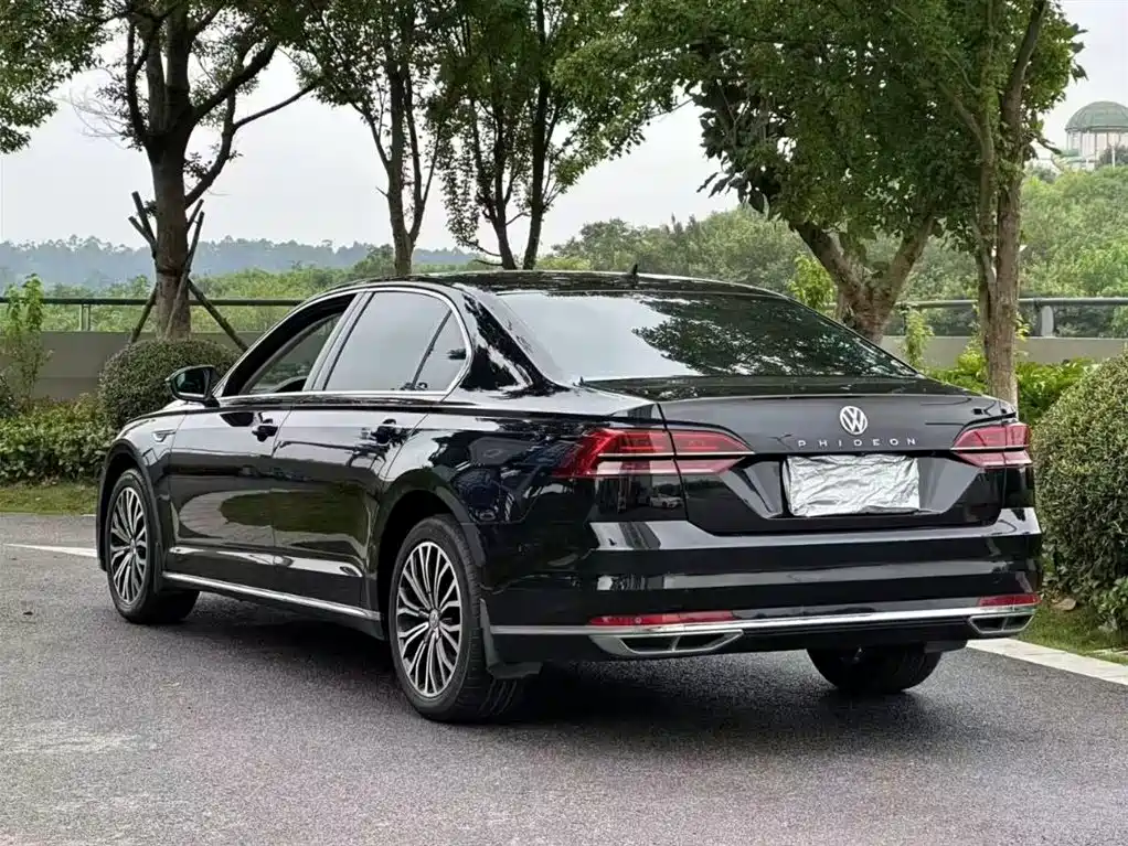 Volkswagen Phideon 2017 — фото 9