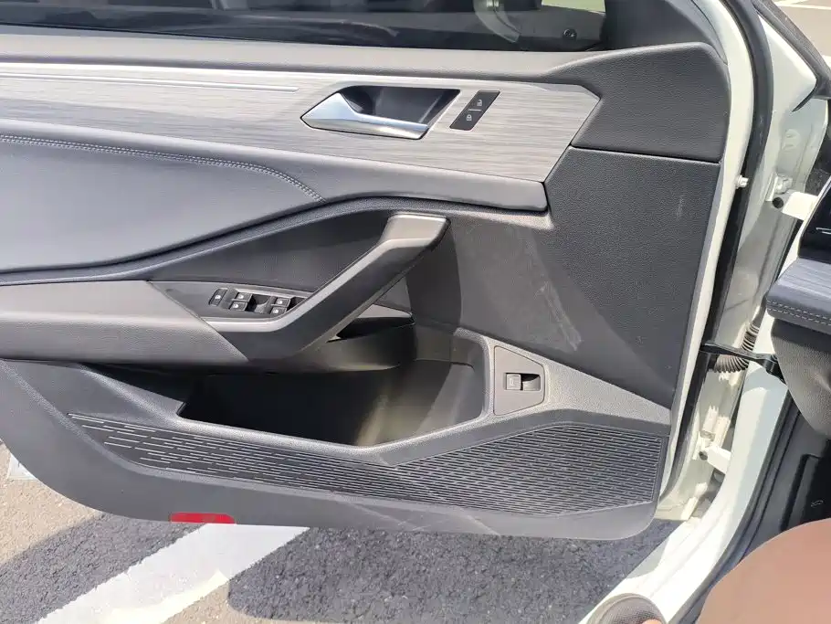 Volkswagen Sagitar 2023