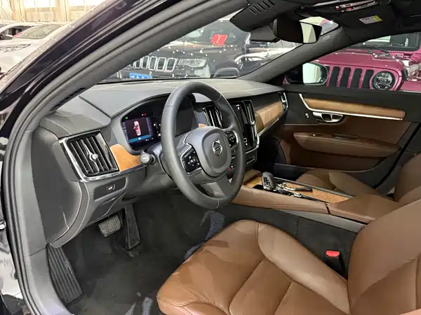 Volvo S90 2024