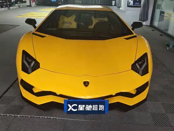 Lamborghini Aventador 2019