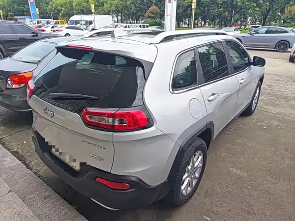 Jeep Cherokee 2016