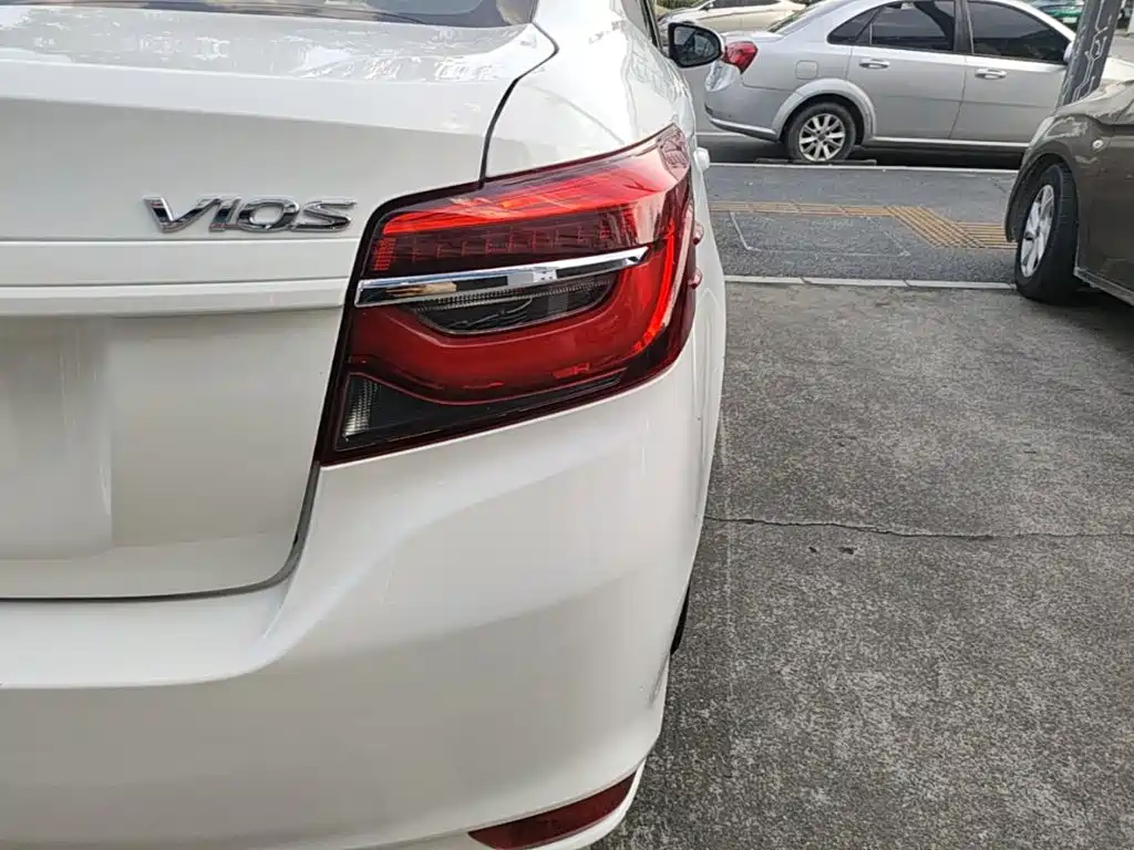 Toyota Vios 2022 — фото 8