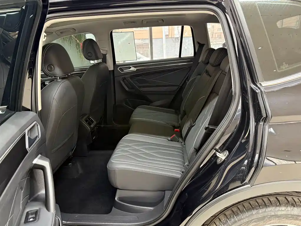 Volkswagen Tiguan L 2023 — фото 18