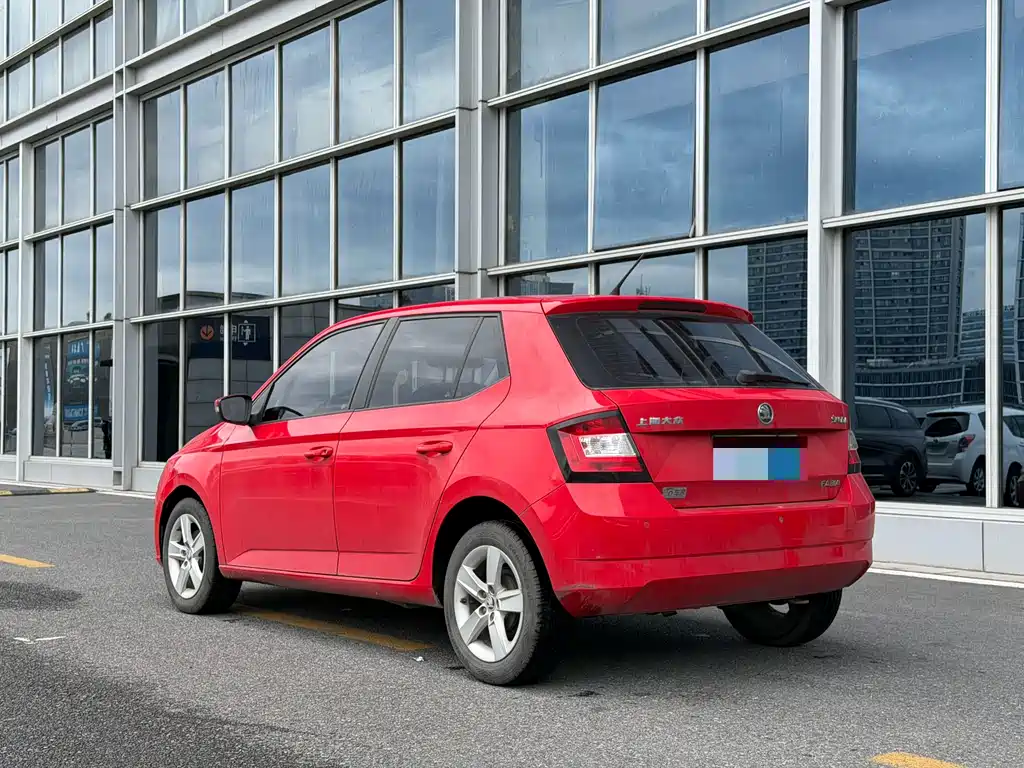 Skoda Fabia 2016 — фото 4