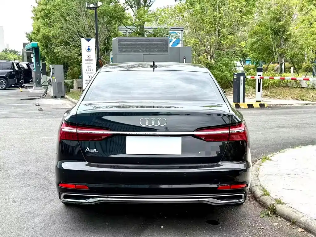 Audi A6L 2023