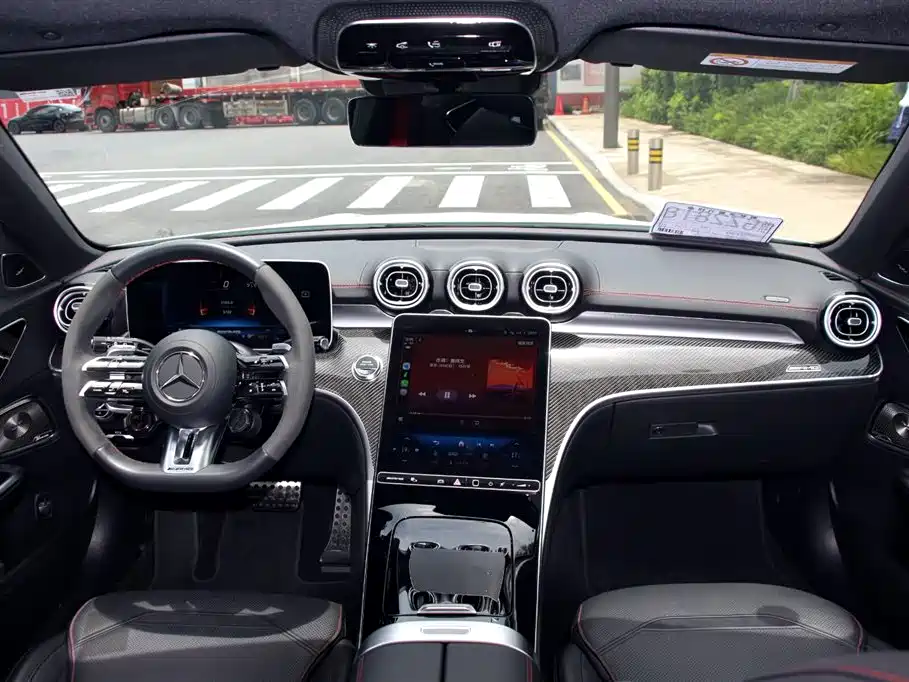 Mercedes-Benz C-Class AMG 2025 — фото 10