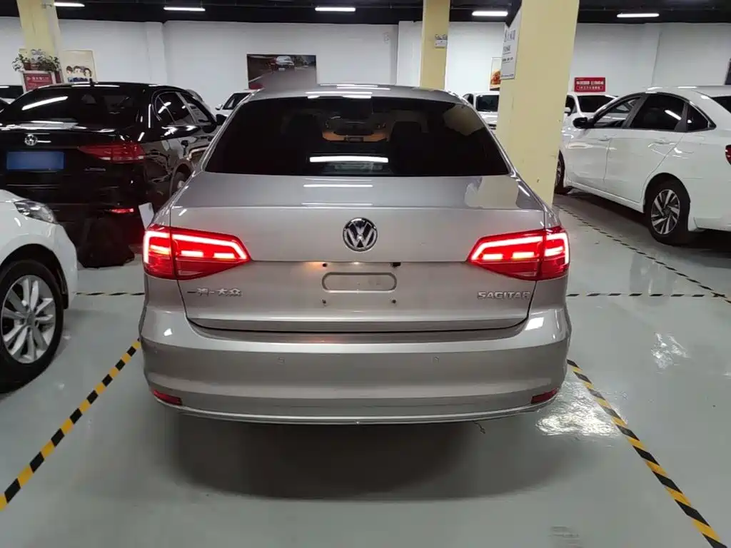 Volkswagen Sagitar 2017