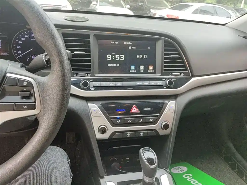 Hyundai Elantra 2018 — фото 13