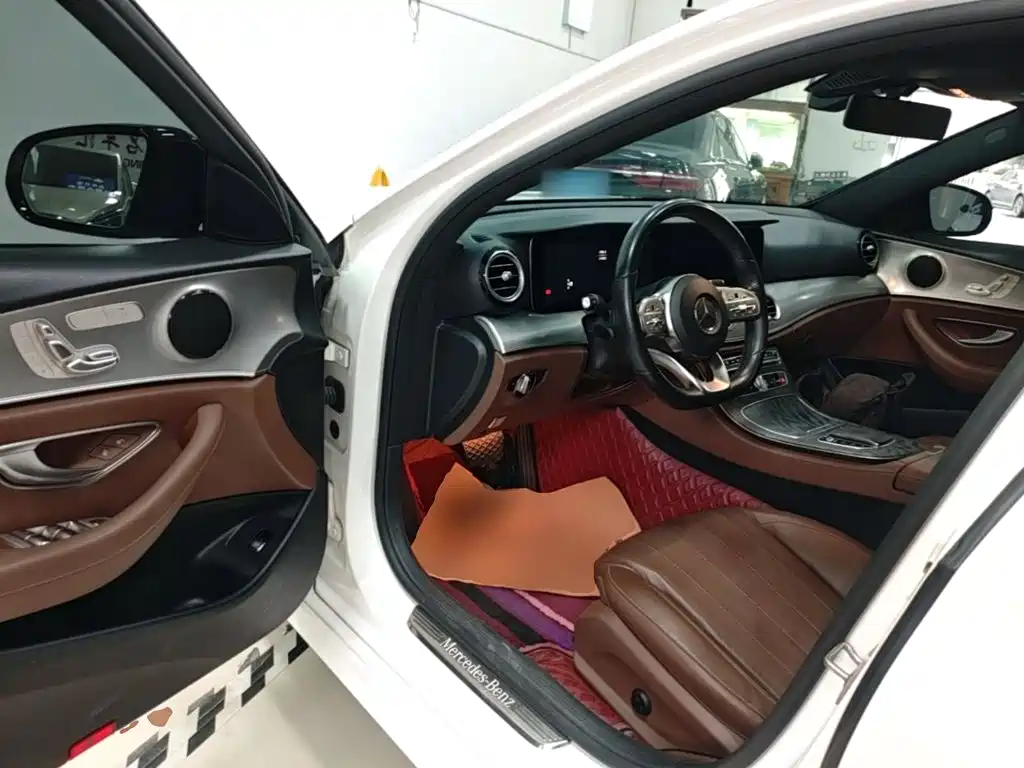 Mercedes-Benz E-Class 2020 — фото 16