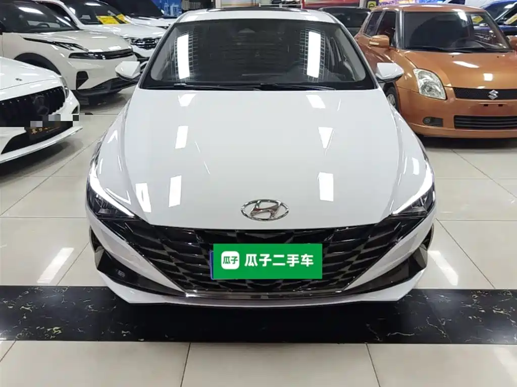 Hyundai Elantra 2022 — фото 3