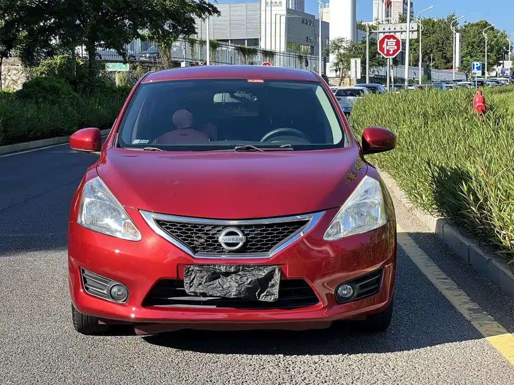 Nissan Tiida 2013