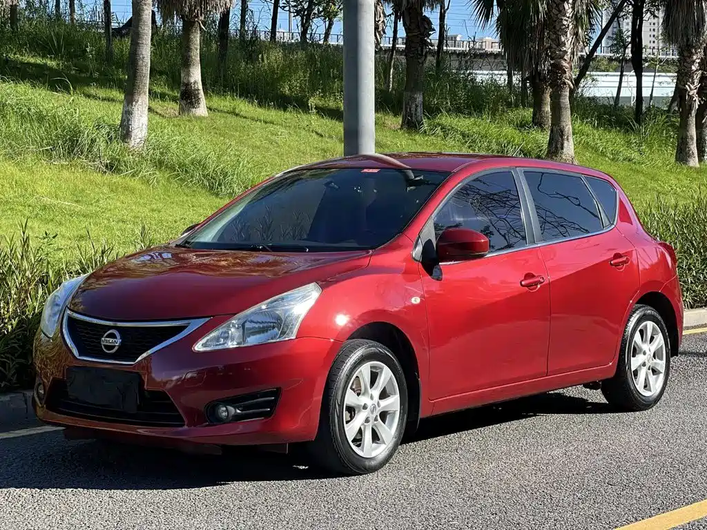 Nissan Tiida 2013