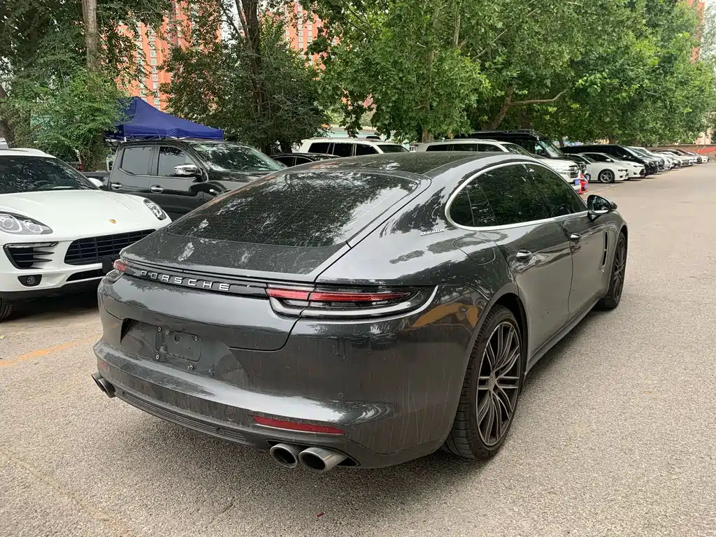Porsche Panamera 2018 — фото 13