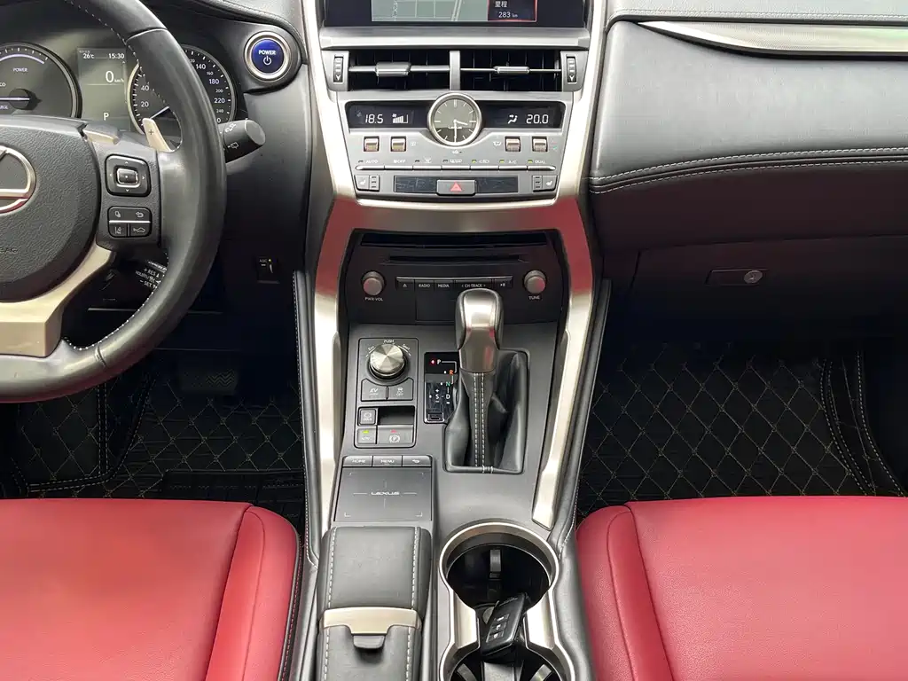 Lexus NX 2019