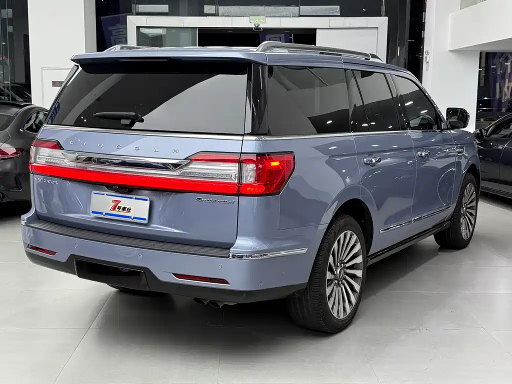 Lincoln Navigator 2019 — фото 15