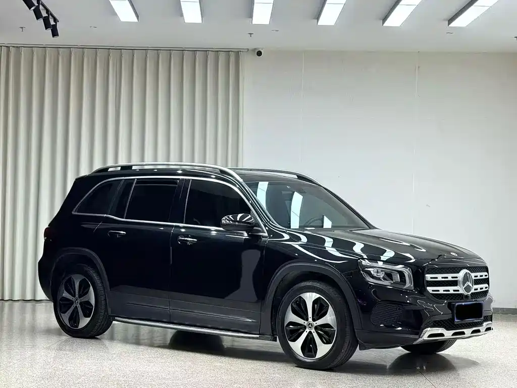 Mercedes-Benz GLB 2023