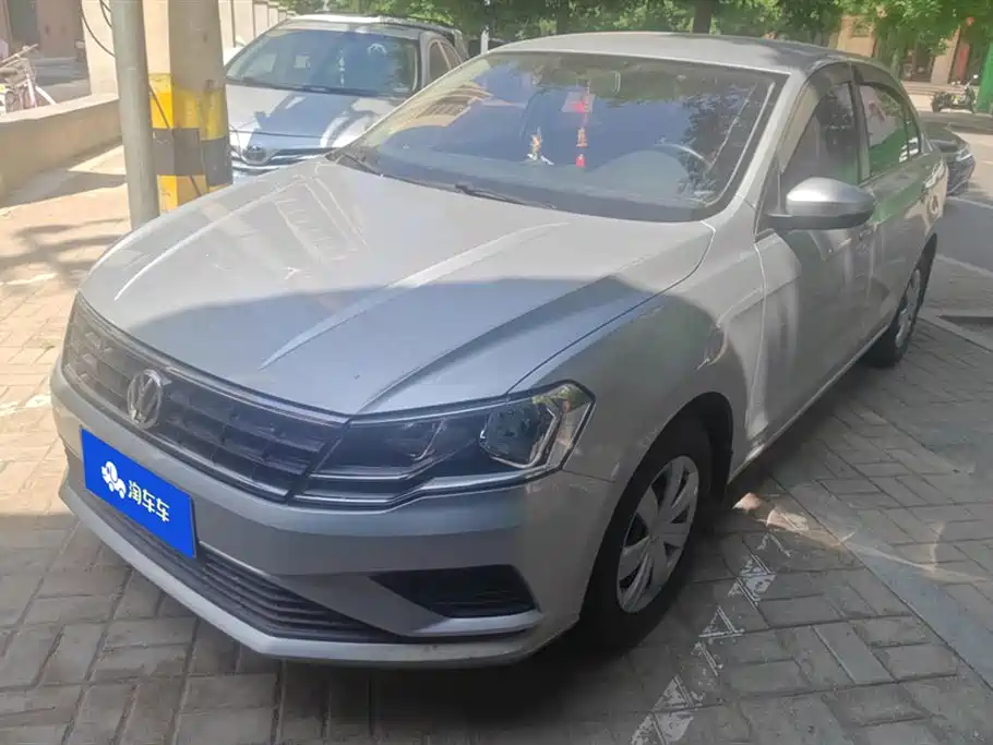 Volkswagen Jetta 2018 — фото 1