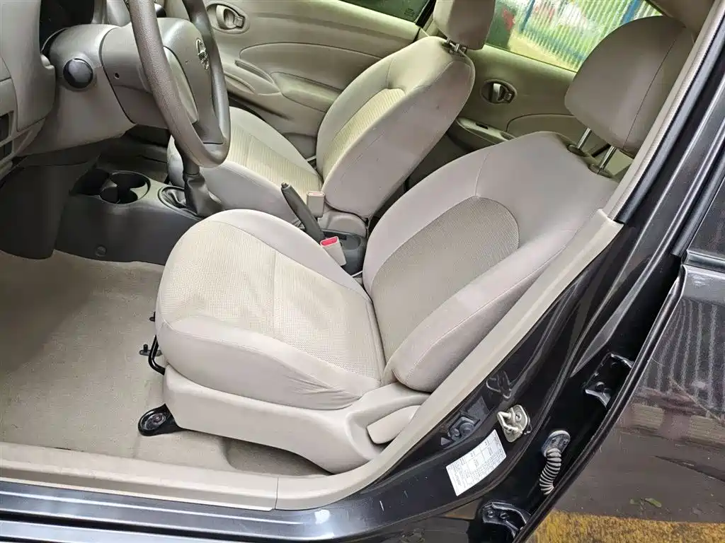 Nissan Sunny 2015 — фото 11