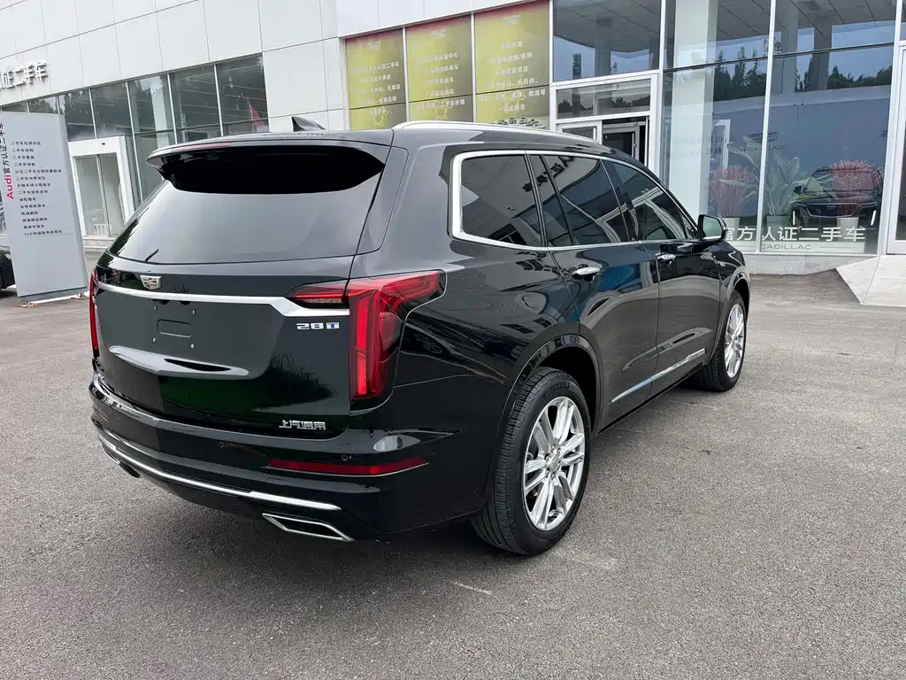 Cadillac XT6 2022 — фото 16