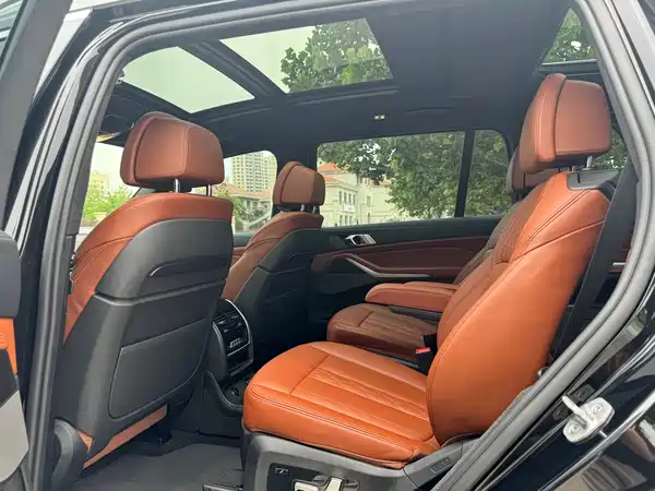 BMW X7 2021