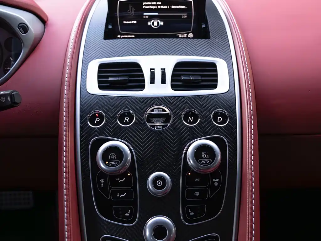 Aston Martin Vanquish 2014 — фото 18