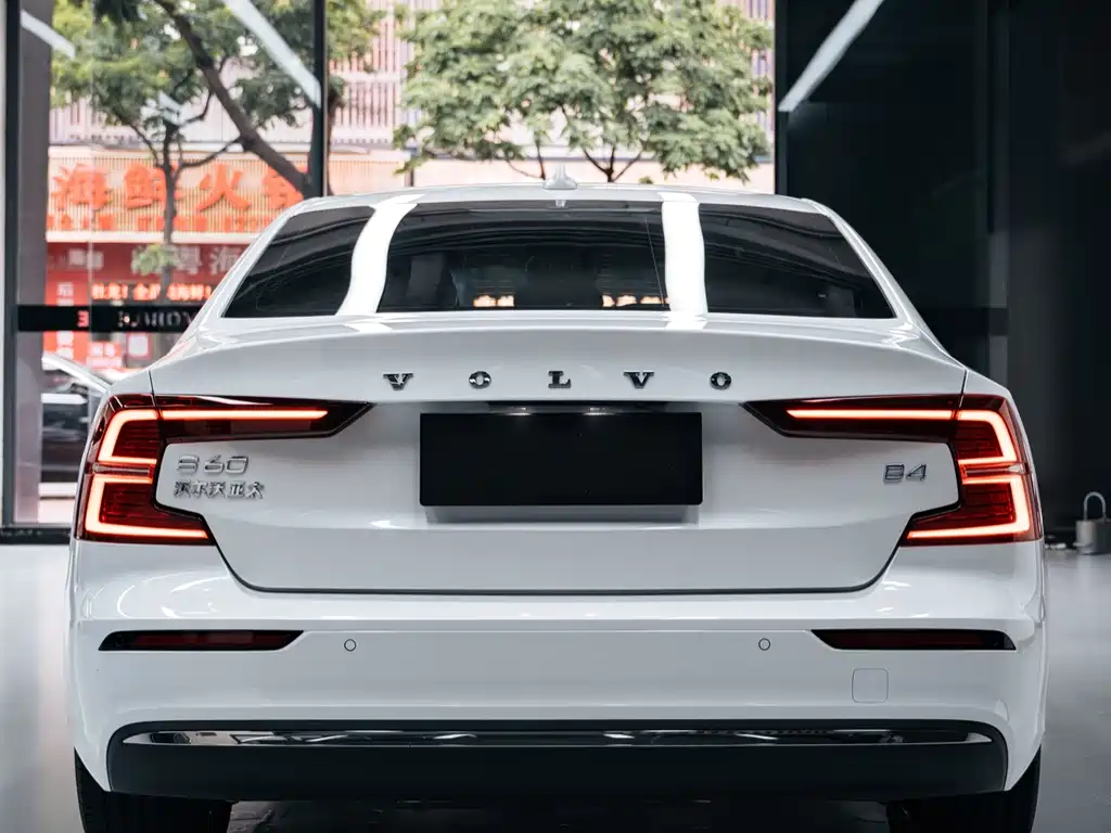 Volvo S60 2025 — фото 4