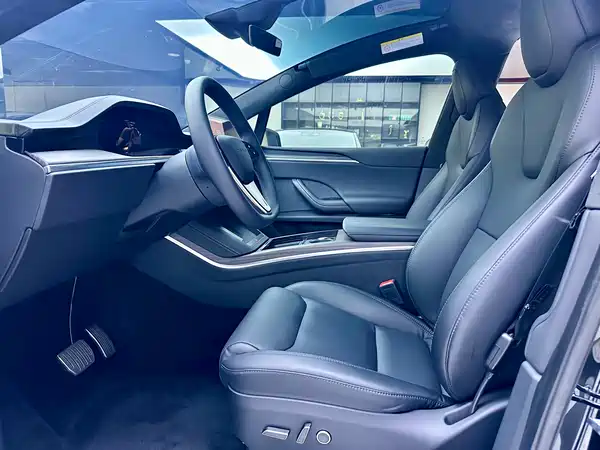 Tesla Model X 2023