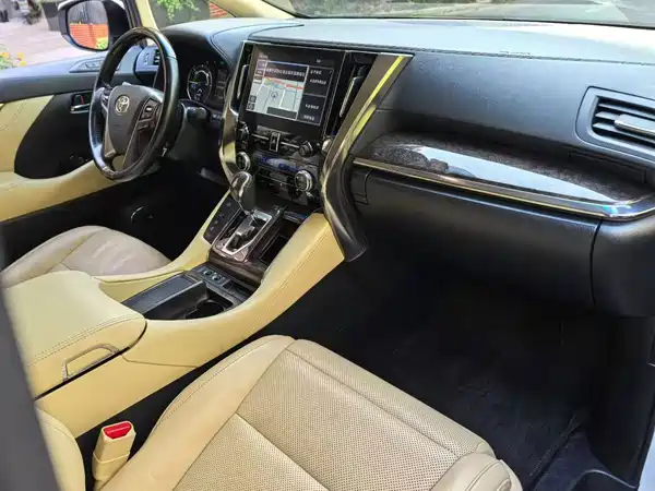 Toyota Alphard 2021