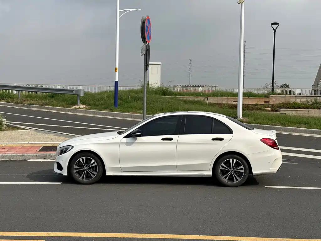 Mercedes-Benz C-Class 2018 — фото 8