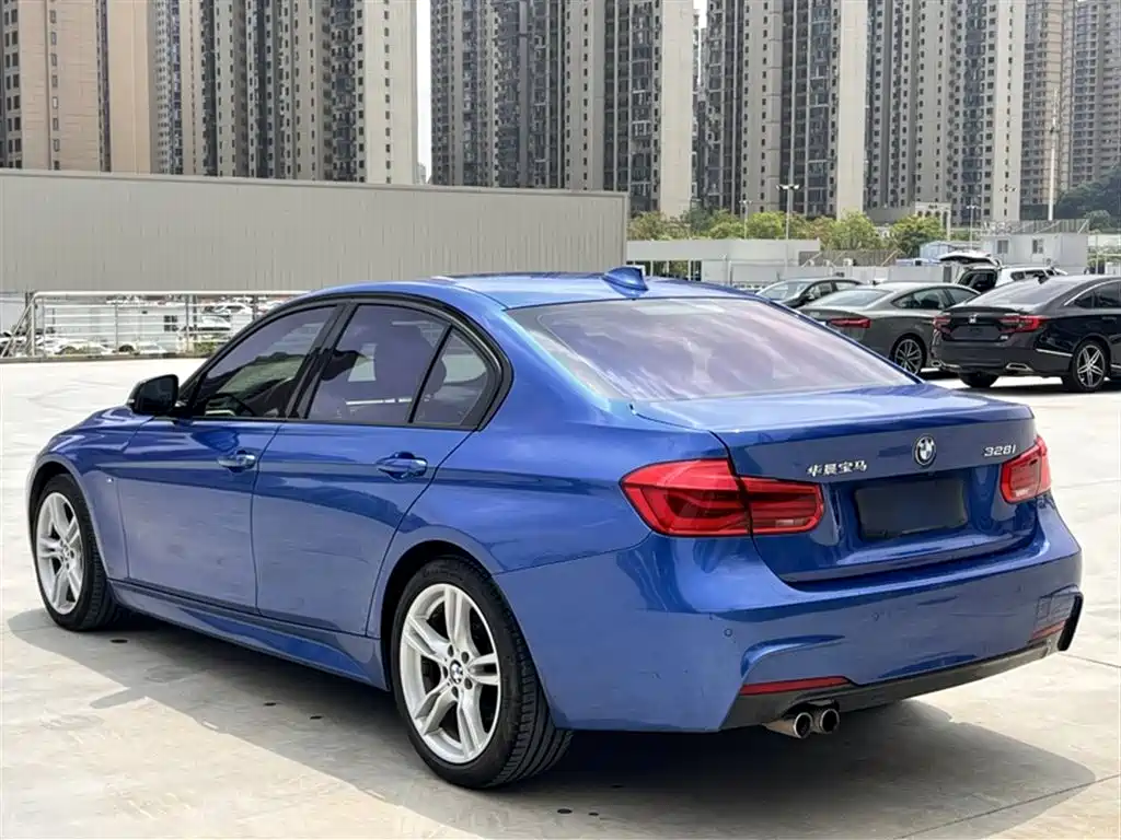 BMW 3 Series 2016 — фото 15