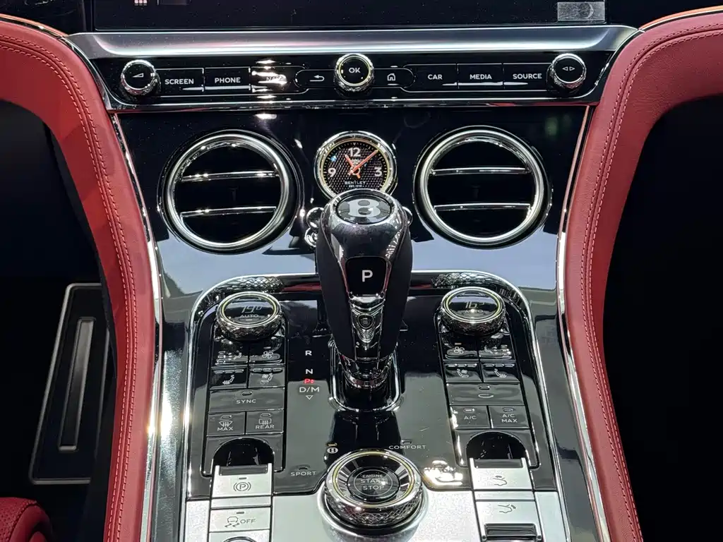 Bentley Continental 2023 — фото 19