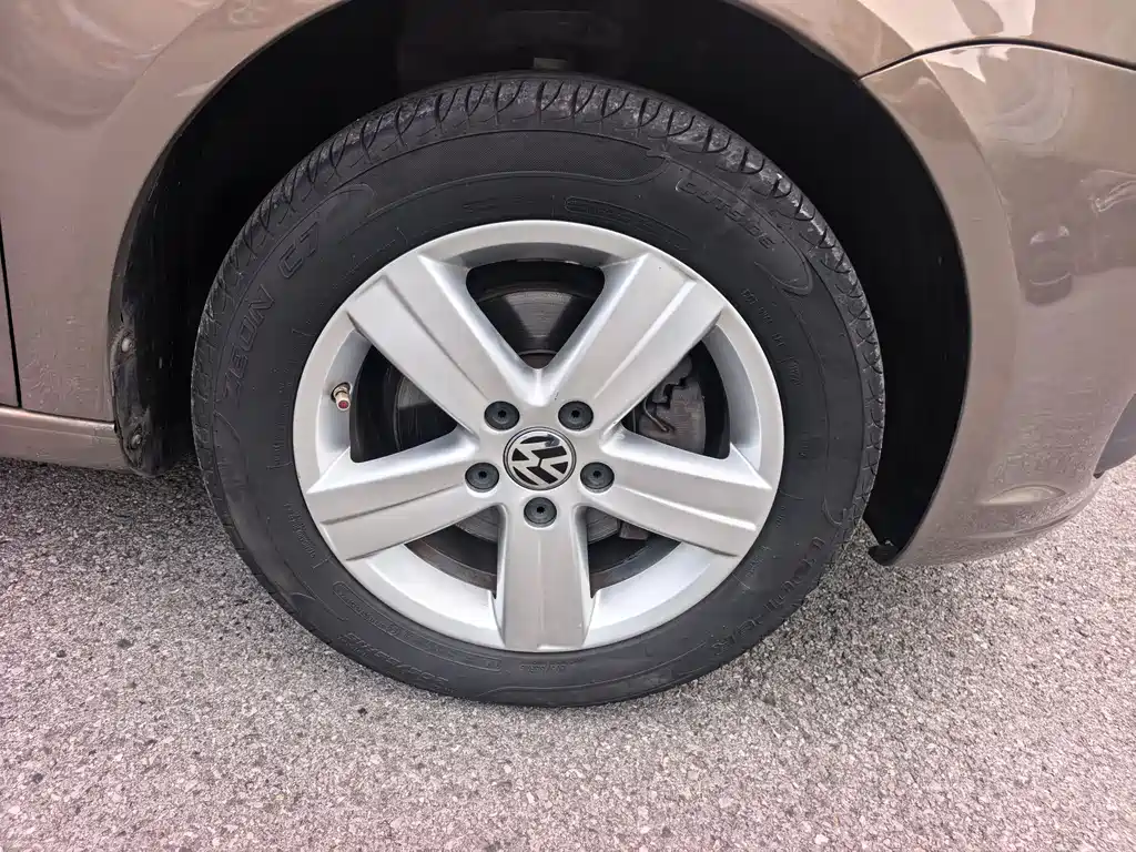 Volkswagen Touran 2015 — фото 12
