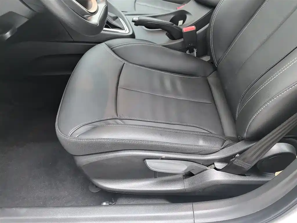 Buick Excelle 2015 — фото 20