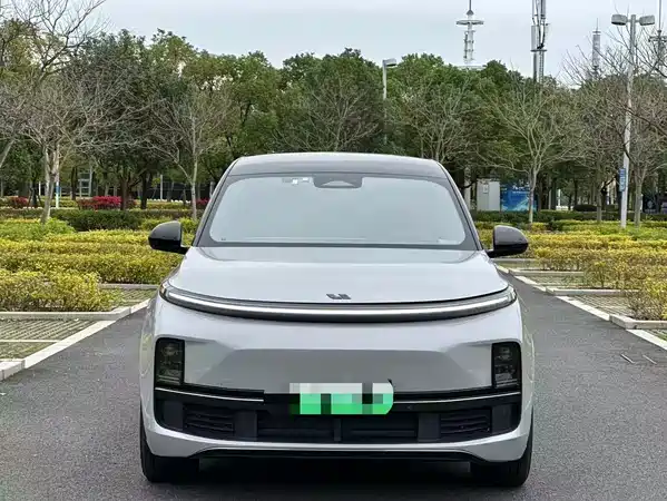 Li Auto L8 2022