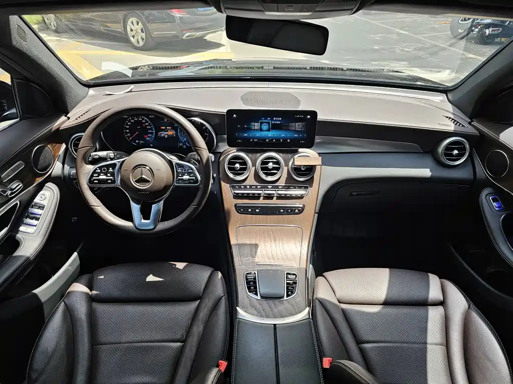 Mercedes-Benz GLC 2022 — фото 11