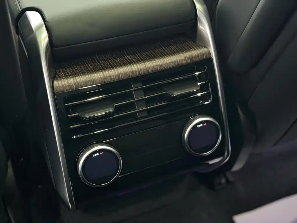 Land Rover Range Rover 2023 — фото 19