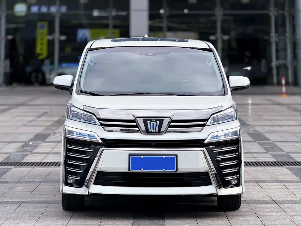 Toyota Vellfire 2022 — фото 2