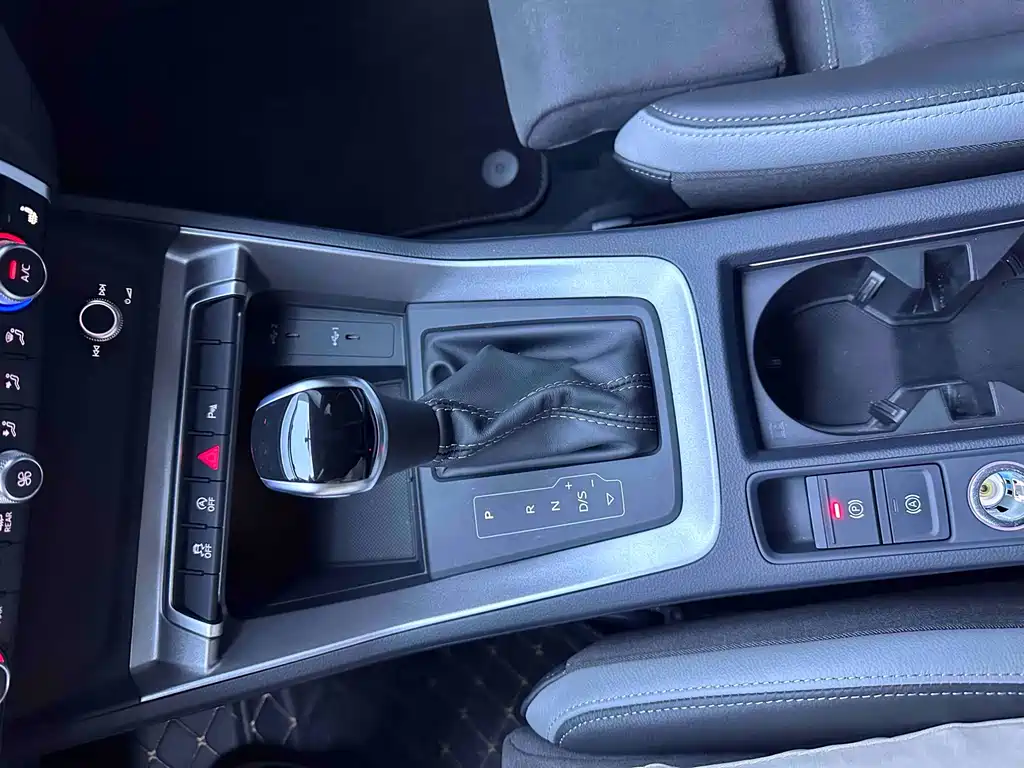 Audi Q3 2023 — фото 16
