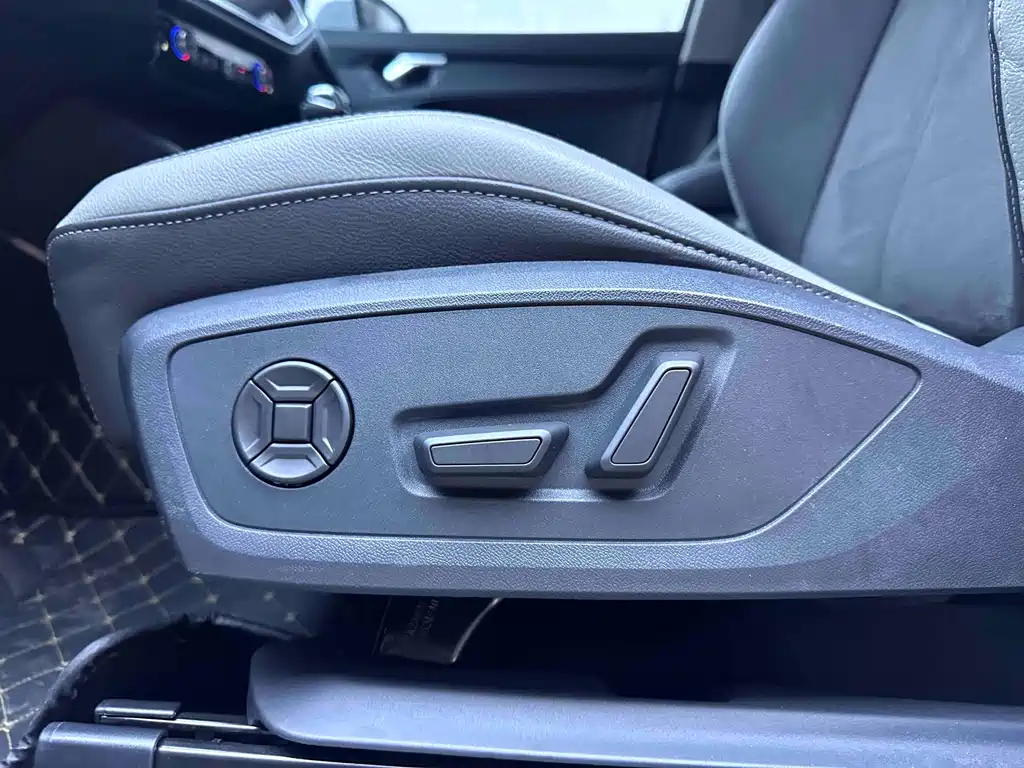 Audi Q3 2023 — фото 17
