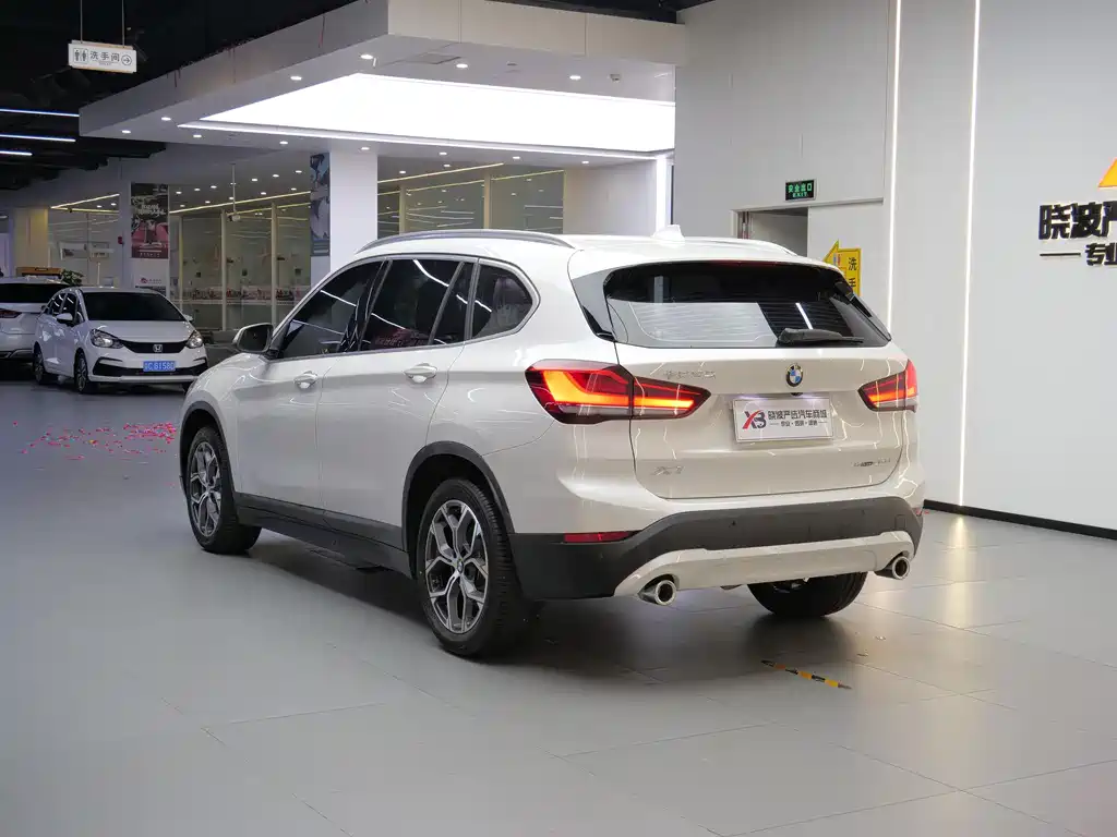 BMW X1 2022 — фото 5